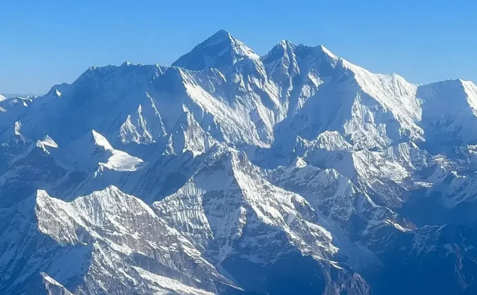 Sonow caped Mount Everest Helicopter tours for families